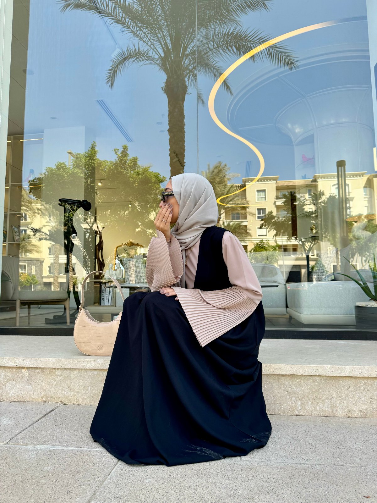 wide V cut abaya