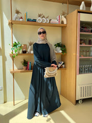 Side Pleated Abaya