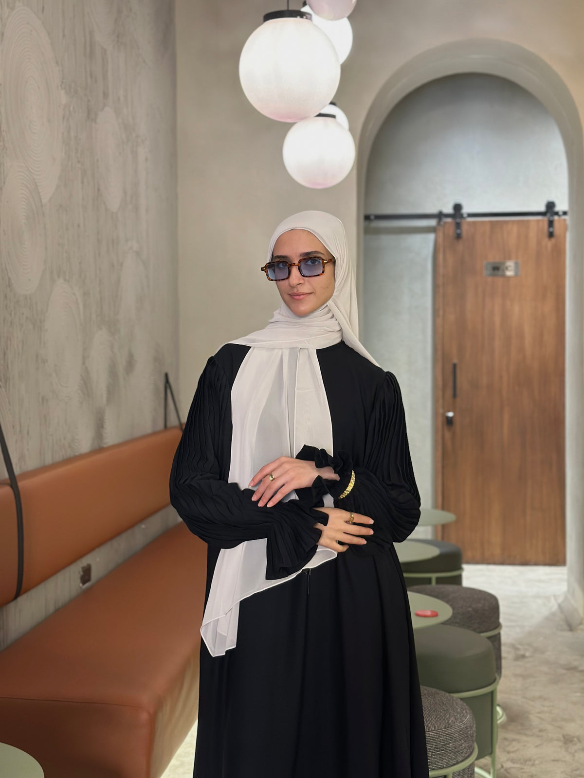 Pleated sleeves abaya